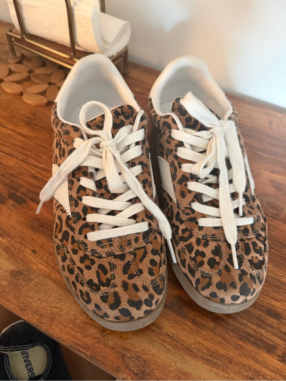 Leopard Print Lace-Up Sneakers - Brown/Black